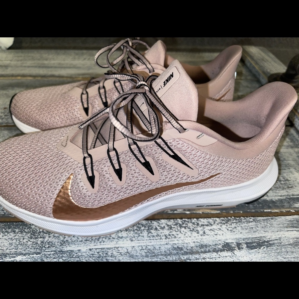 Nike Quest Running shoes